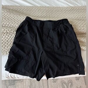 Lululemon license to train size medium 7”